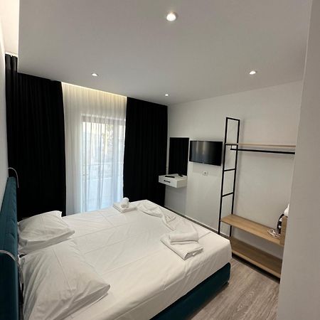 Io'S Apartments Sarandë Eksteriør bilde