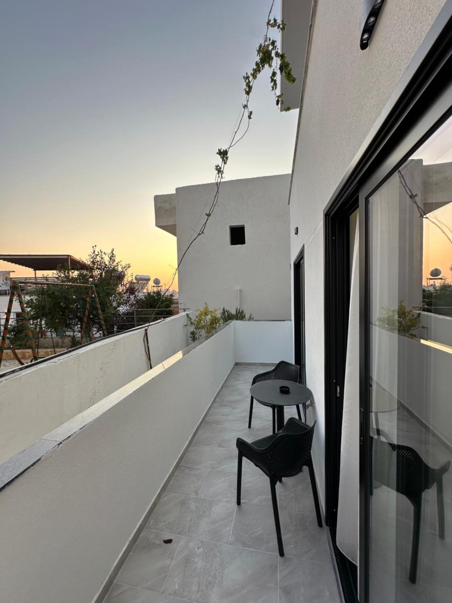 Io'S Apartments Sarandë Eksteriør bilde