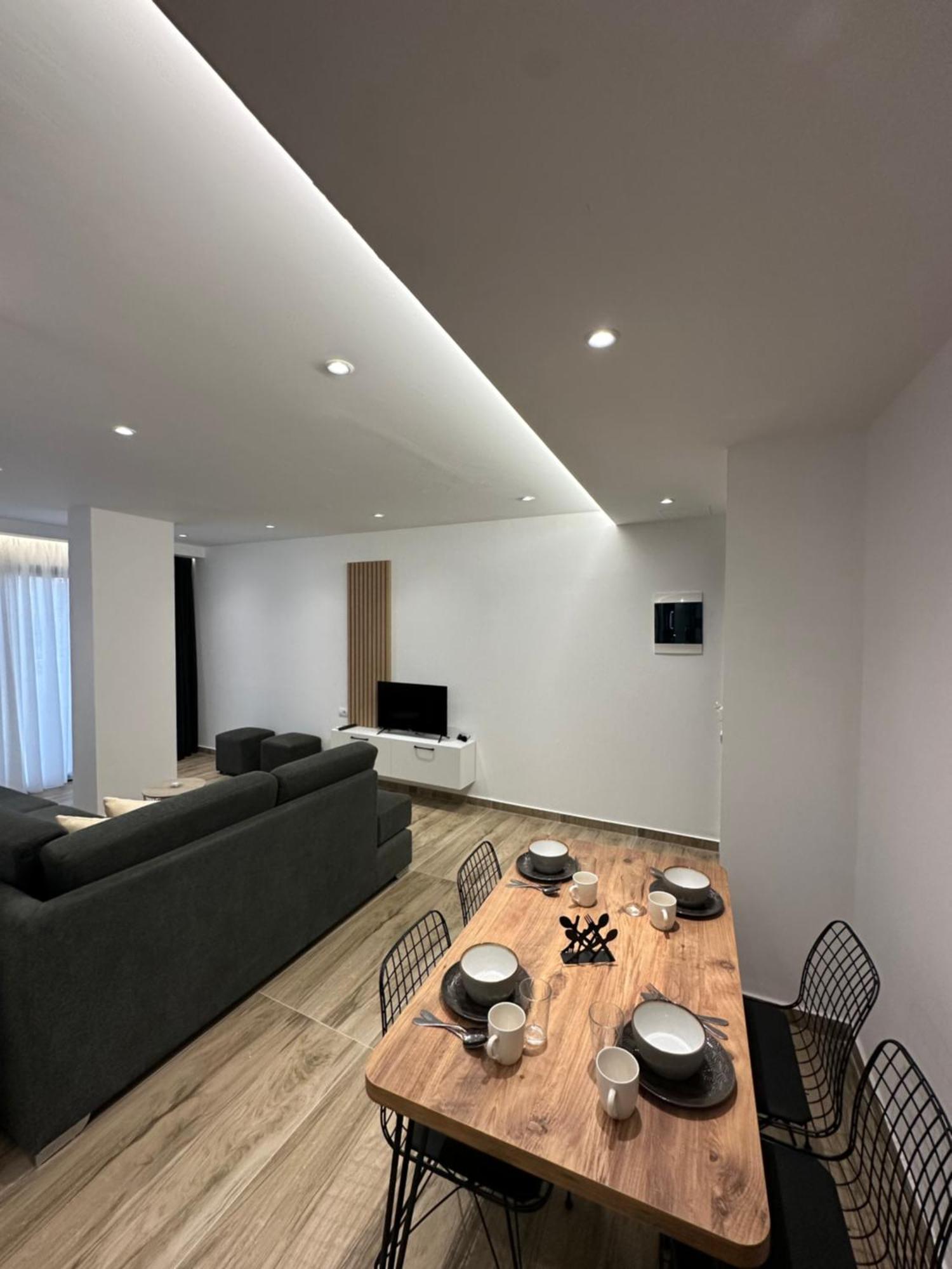 Io'S Apartments Sarandë Eksteriør bilde
