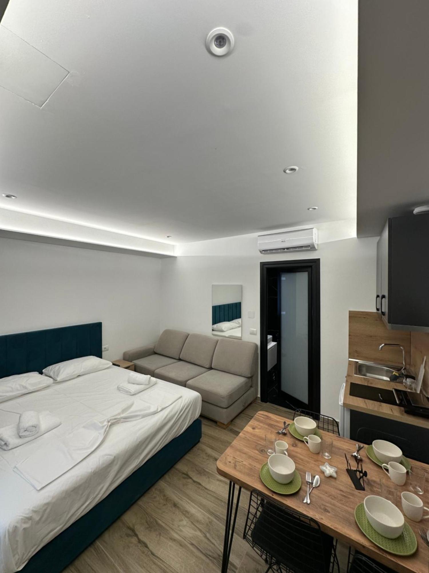 Io'S Apartments Sarandë Eksteriør bilde