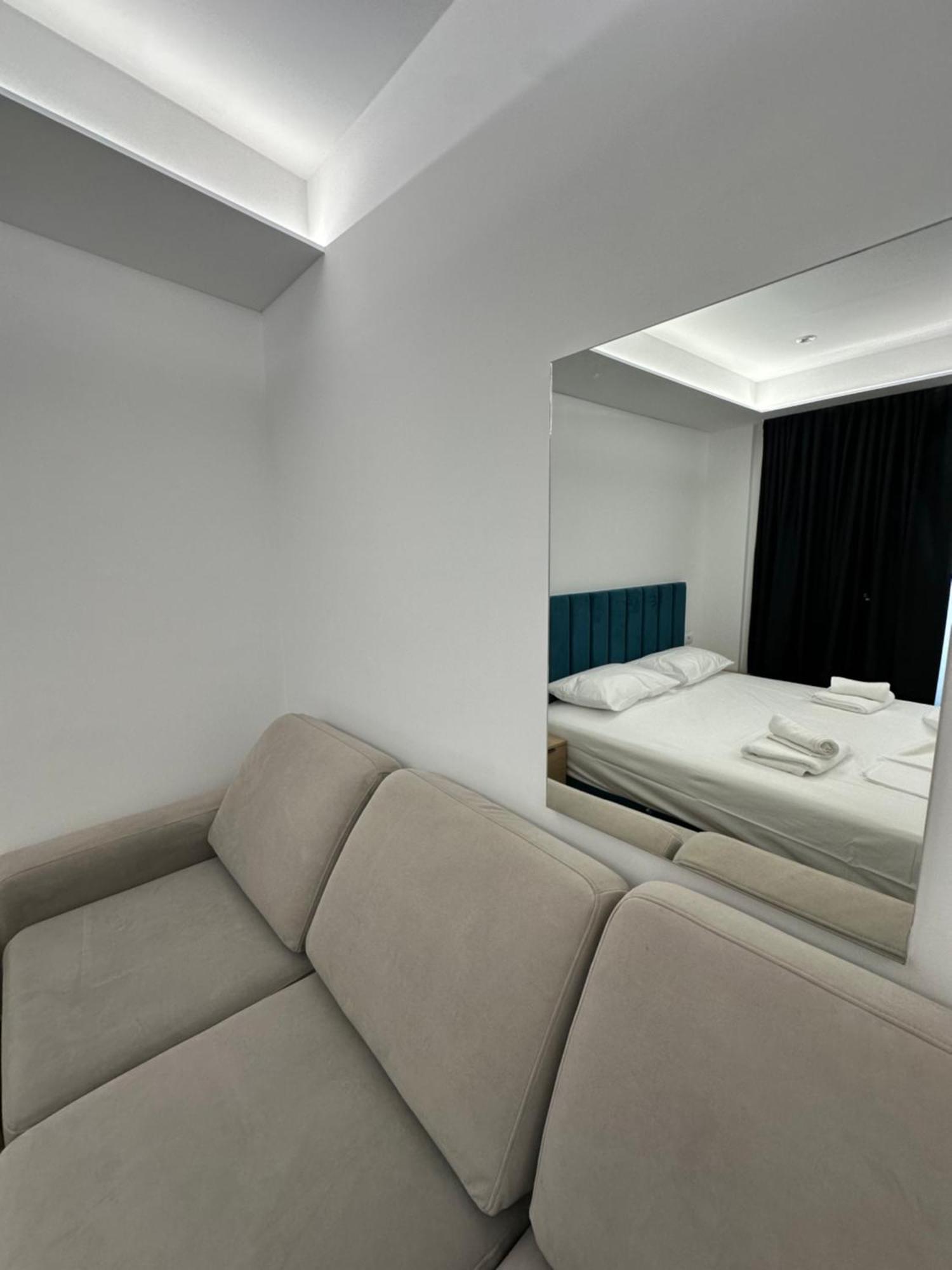 Io'S Apartments Sarandë Eksteriør bilde