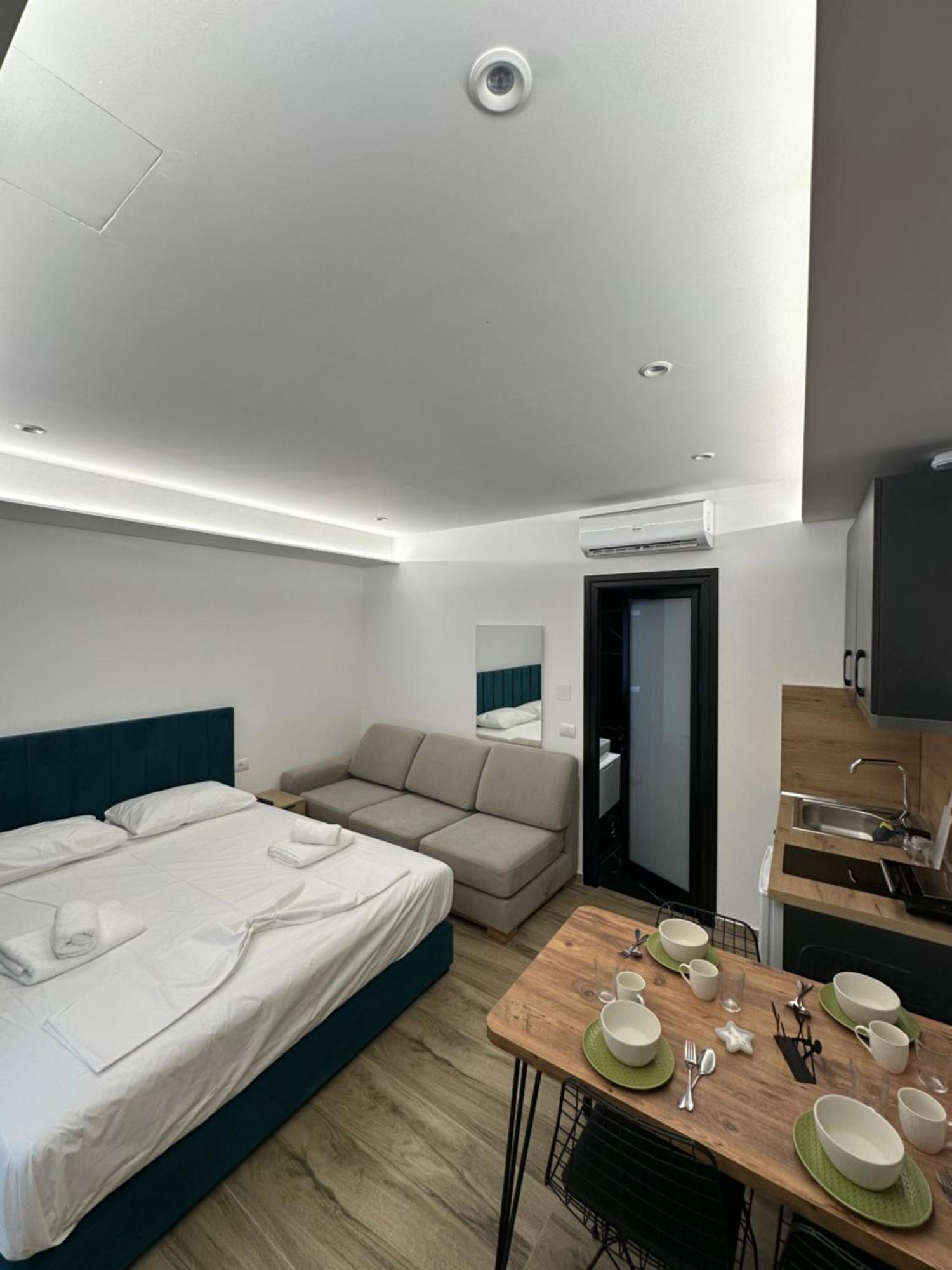 Io'S Apartments Sarandë Eksteriør bilde