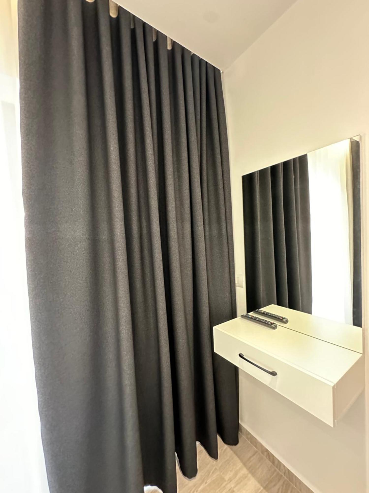 Io'S Apartments Sarandë Eksteriør bilde