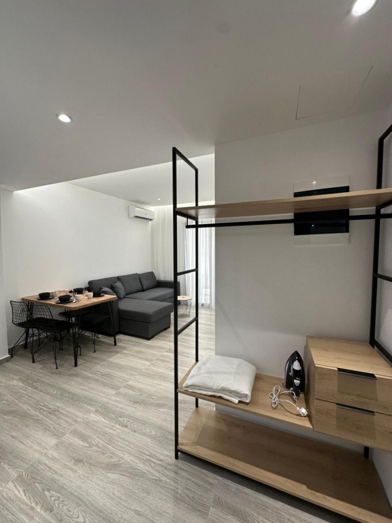 Io'S Apartments Sarandë Eksteriør bilde