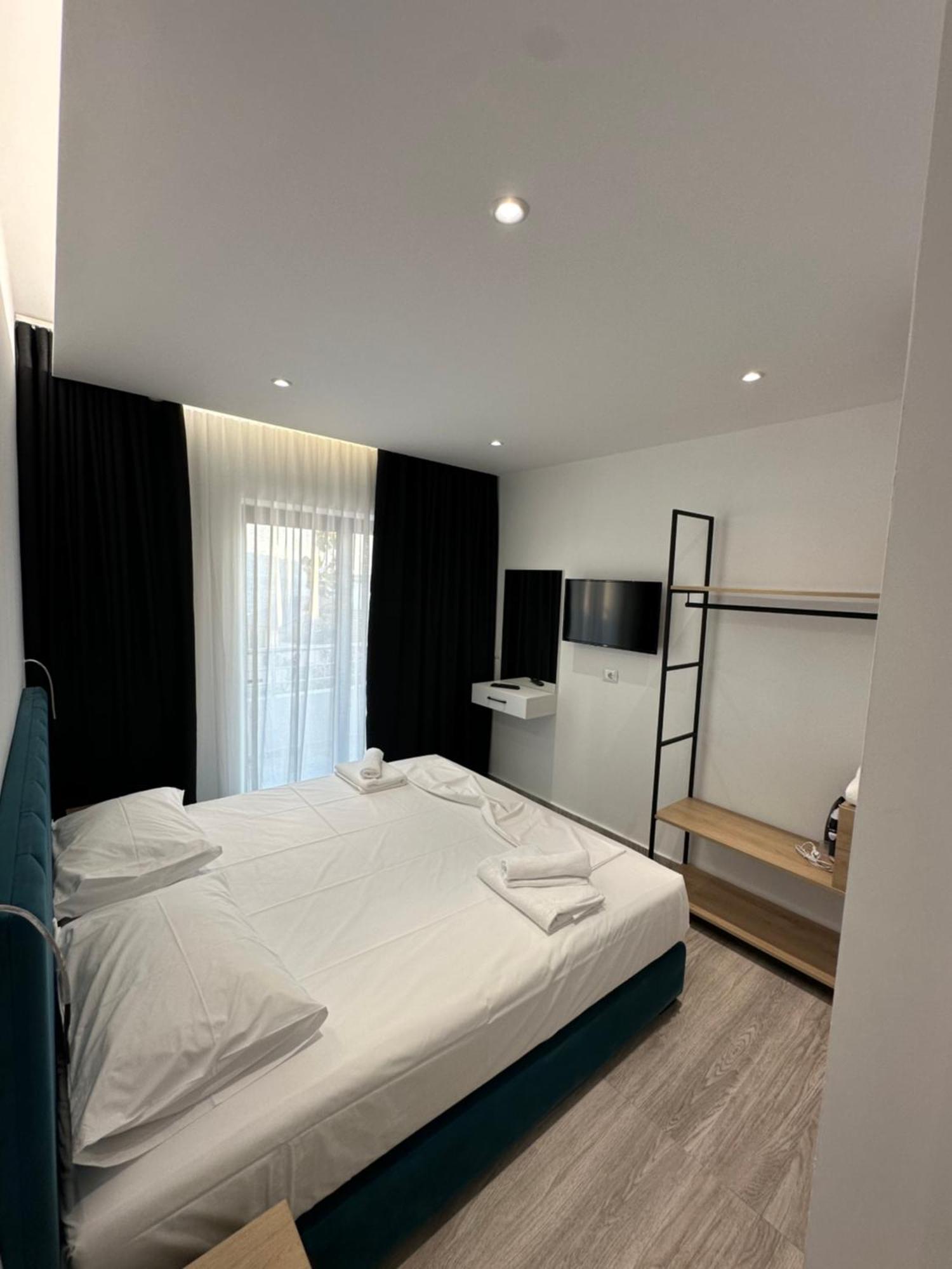 Io'S Apartments Sarandë Eksteriør bilde