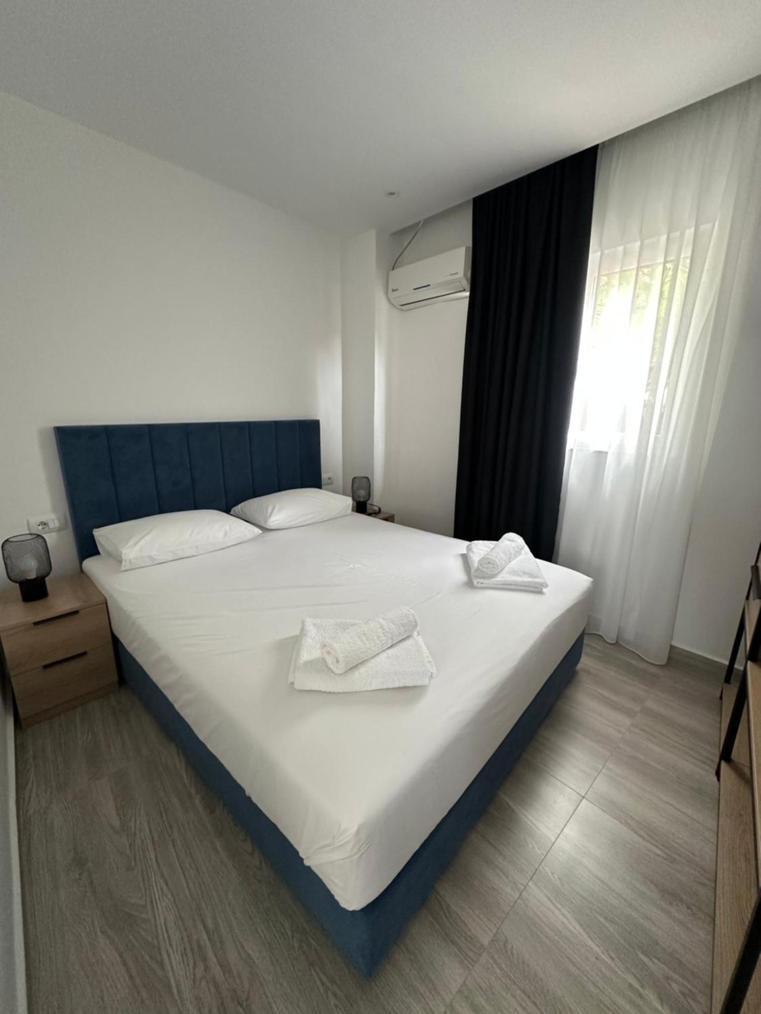 Io'S Apartments Sarandë Eksteriør bilde